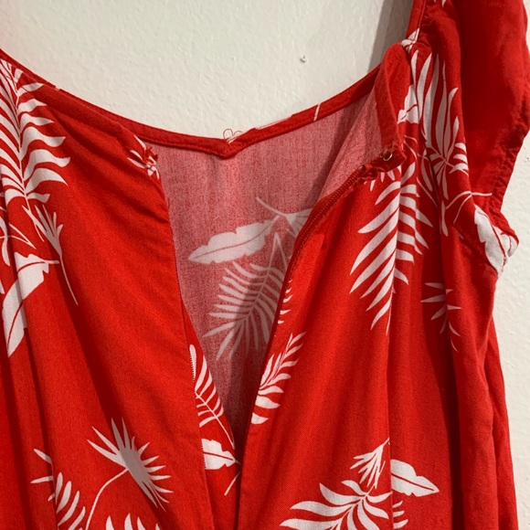 St John's Bay Jumpsuit Leaves Print Women's Size S, Red and White Wide Leg Crop - Picture 5 of 16